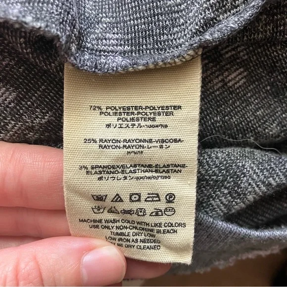 Free People Gray Floral Carolina Cropped Button Front Cardigan size Small - Picture 7 of 8